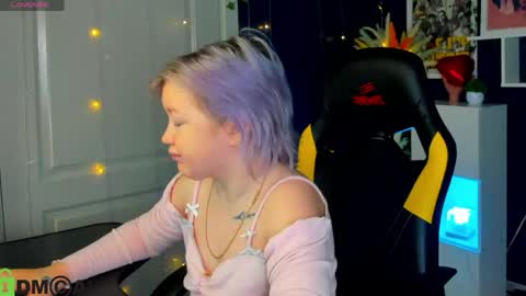 Snapshot of mia_ferd chatting on 05-21-26, 02:40 Mia online show from 05-21-26, 02:40