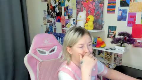Mia online show from 07-02-26, 02:55