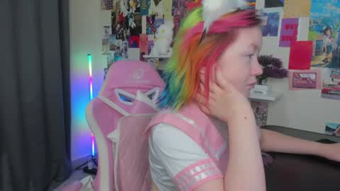 Mia online show from 07-07-26, 02:58