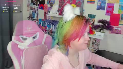 Mia online show from 07-08-26, 03:00