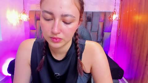Snapshot of mia_ferrer18 chatting on 06-30-26, 01:23 mia_ferrer18 online show from 06-30-26, 01:23