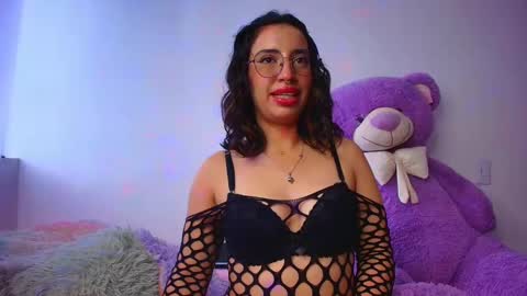 Snapshot of mia_flames chatting on 11-12-25, 08:52 Mia flames online show from 11-12-25, 08:52