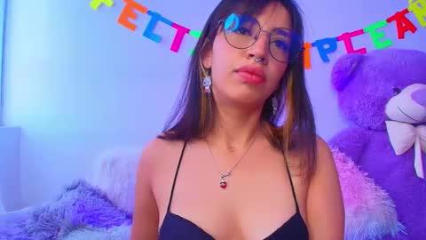 Snapshot of mia_flames chatting on 11-25-25, 09:37 Mia flames online show from 11-25-25, 09:37