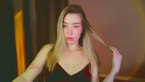 Snapshot of mia_fleur_ chatting on 01-08-25, 05:59 Mia online show from 01-08-25, 05:59