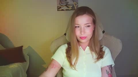 Mia online show from 07-14-26, 09:31