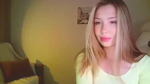 Mia online show from 07-17-26, 10:25