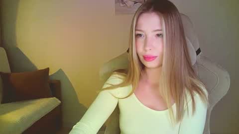 Mia online show from 07-20-26, 10:45