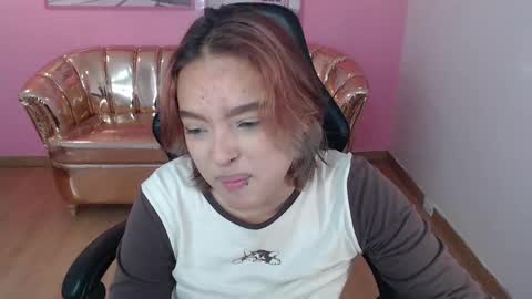 Snapshot of mia_foster_t chatting on 10-22-25, 01:33 Mia online show from 10-22-25, 01:33