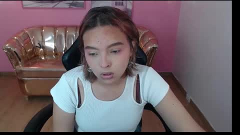 Snapshot of mia_foster_t chatting on 10-27-25, 12:31 Mia online show from 10-27-25, 12:31