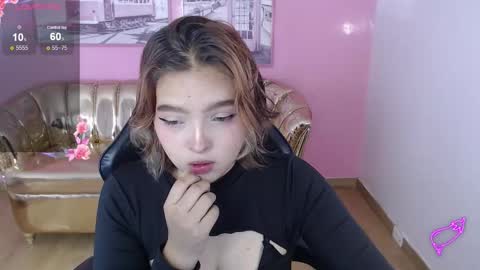 Snapshot of mia_foster_t chatting on 11-06-25, 01:23 Mia online show from 11-06-25, 01:23