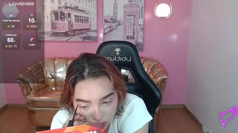 Snapshot of mia_foster_t chatting on 11-18-25, 12:53 Mia online show from 11-18-25, 12:53