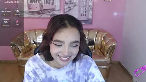 Snapshot of mia_foster_t chatting on 11-25-25, 01:33 Mia online show from 11-25-25, 01:33