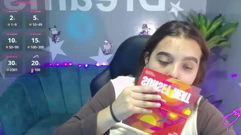 Mia online show from 12-14-25, 12:54