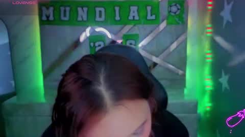 Snapshot of mia_foster_t chatting on 07-07-26, 01:26 Mia online show from 07-07-26, 01:26