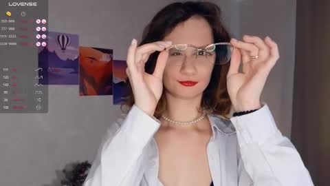 Snapshot of mia_frizz chatting on 02-17-25, 07:15 Mia online show from 02-17-25, 07:15