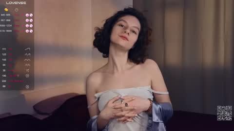 Snapshot of mia_frizz chatting on 03-09-25, 12:53 Mia online show from 03-09-25, 12:53