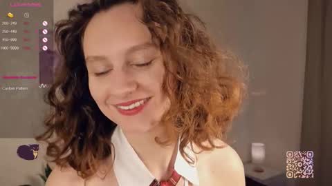 Snapshot of mia_frizz chatting on 09-15-25, 09:42 Mia online show from 09-15-25, 09:42