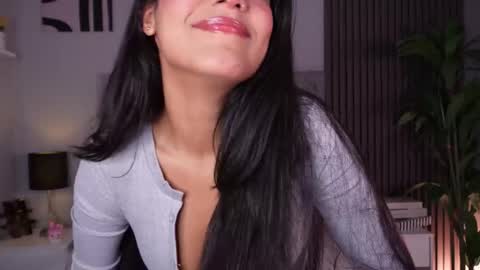 Mia  online show from 03-25-26, 12:55