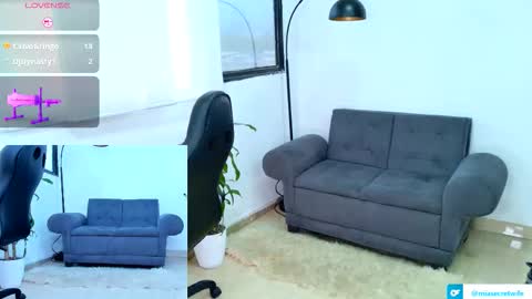 Snapshot of mia_hotwife chatting on 01-08-26, 10:12 Mia.... Nice to meet you thumb up me please its important online show from 01-08-26, 10:12