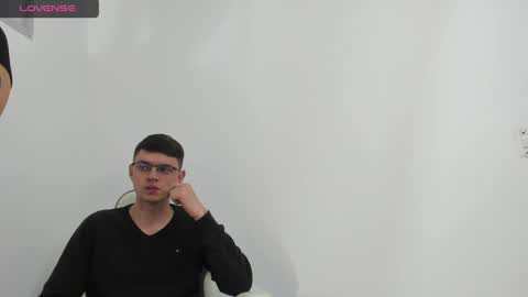 mia_ian online show from 04-20-26, 09:38