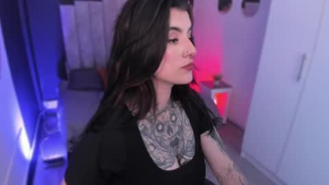 Snapshot of mia_jagger chatting on 04-18-26, 07:29 Val online show from 04-18-26, 07:29