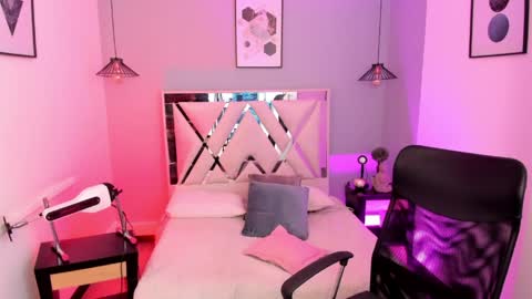 Snapshot of mia_jagger chatting on 04-23-26, 07:49 Val online show from 04-23-26, 07:49