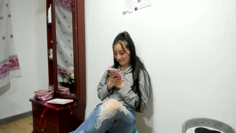 Snapshot of mia_kanee chatting on 01-12-25, 12:49 mia kaneee online show from 01-12-25, 12:49