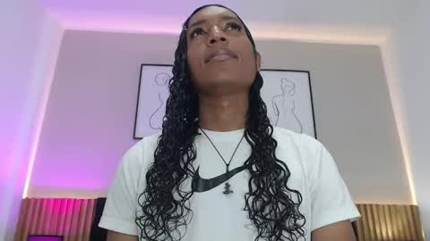 Mia online show from 02-05-26, 06:01