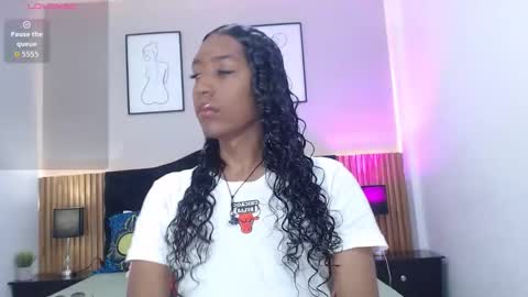 Mia online show from 02-16-26, 01:07