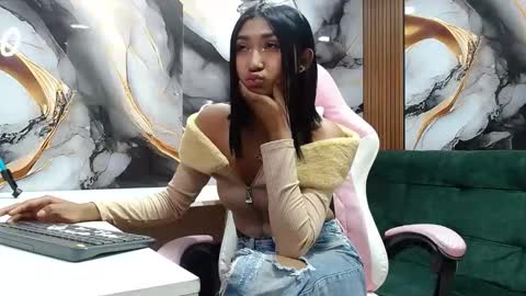 Snapshot of mia_konor06 chatting on 05-02-26, 10:53 Mia. online show from 05-02-26, 10:53