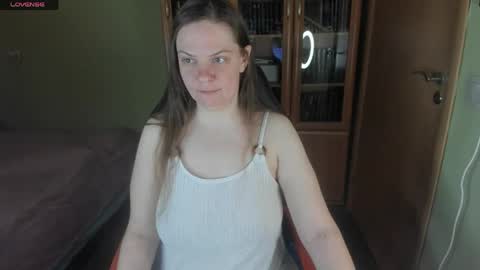 Snapshot of mia_lores chatting on 05-12-26, 09:28 mia_lores online show from 05-12-26, 09:28