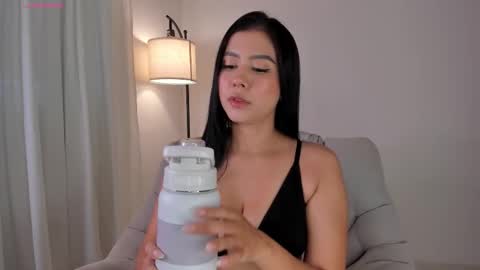 MIA LOVE   online show from 03-24-26, 10:04