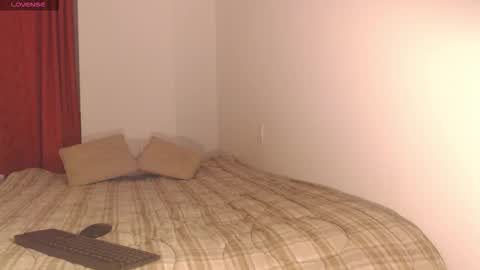 Mia online show from 10-16-25, 01:28