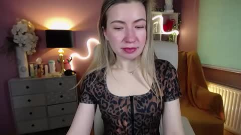 Snapshot of mia_luxx92 chatting on 01-13-25, 10:36 Mia online show from 01-13-25, 10:36