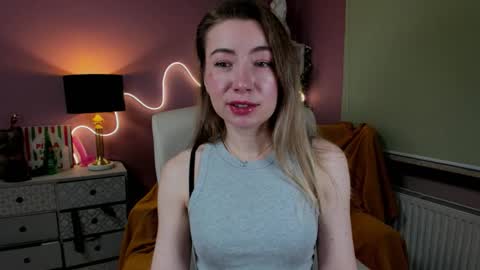 Mia online show from 12-17-25, 07:36