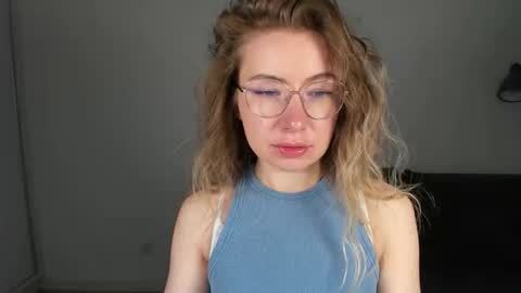 Mia online show from 01-11-26, 02:33