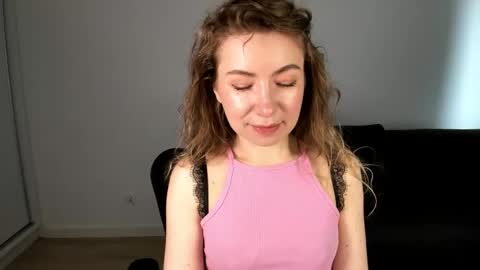 Mia online show from 04-14-26, 01:50