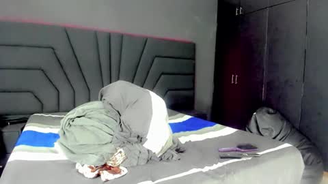 Snapshot of mia_malkova0 chatting on 12-17-25, 02:39 Mia3 online show from 12-17-25, 02:39