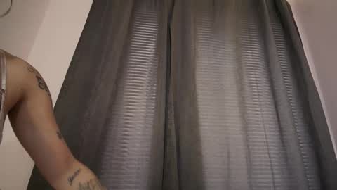 mia independent model online show from 09-30-25, 01:49