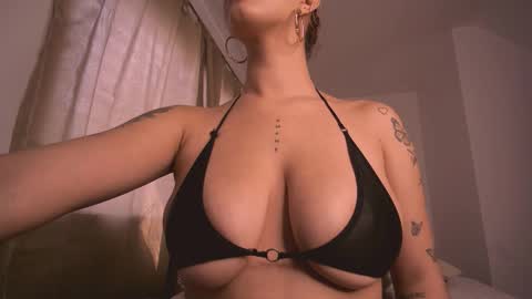 mia independent model online show from 12-17-25, 03:29