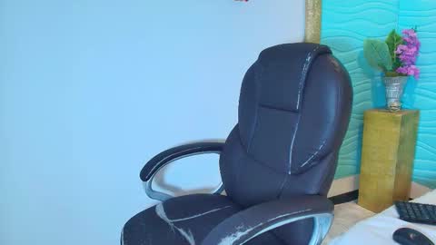 mia montess online show from 01-16-26, 06:23