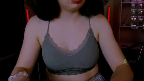 mia_mooon_ online show from 05-16-26, 10:36