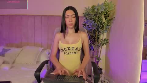 Snapshot of mia_mtnz02 chatting on 11-26-25, 12:00 mia_mtnz02 online show from 11-26-25, 12:00