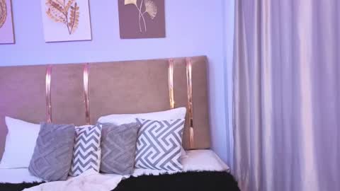 Mia online show from 03-15-26, 12:55