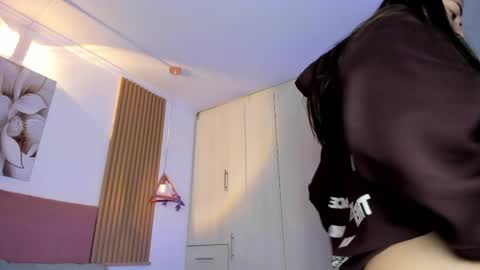 Mia Nevaeh - follow me online show from 05-14-26, 08:26
