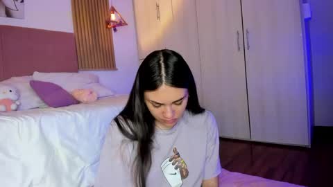 Mia Nevaeh - follow me online show from 05-31-26, 06:09