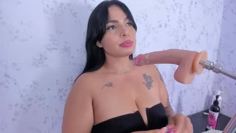 Snapshot of mia_novoa_2 chatting on 04-28-26, 11:32 mia novoa online show from 04-28-26, 11:32