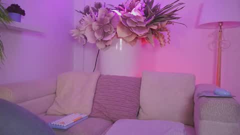 Mia online show from 03-29-26, 11:21