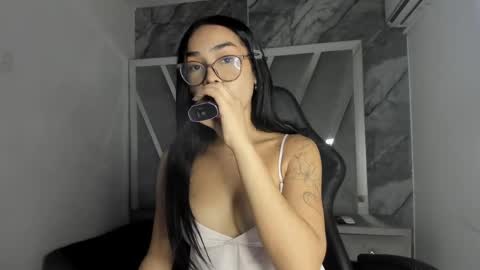 Snapshot of mia_petiteht chatting on 05-27-26, 08:28 mia_petiteht online show from 05-27-26, 08:28