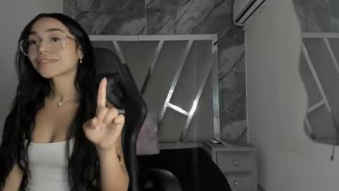 Snapshot of mia_petiteht chatting on 06-17-26, 09:05 mia_petiteht online show from 06-17-26, 09:05